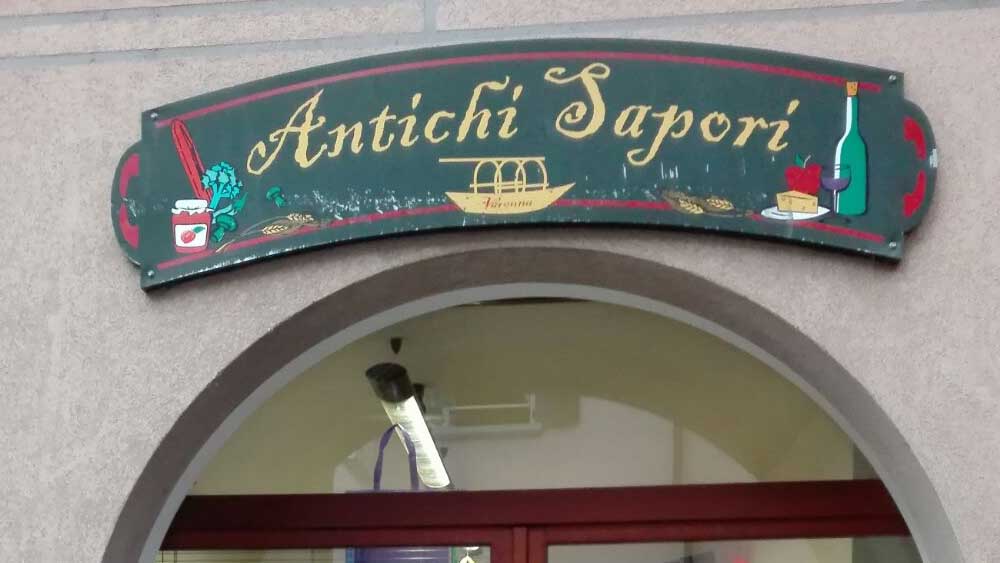 Meno negozi, spazi pi&ugrave; grandi, il retail fisico cambia pelle